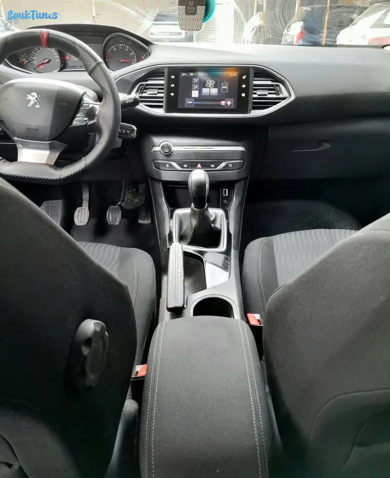 Image 8 de l'annonce Peugeot 308 1er main importer