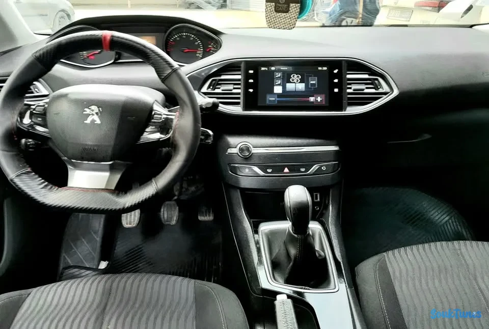 Image 5 de l'annonce Peugeot 308 1er main importer