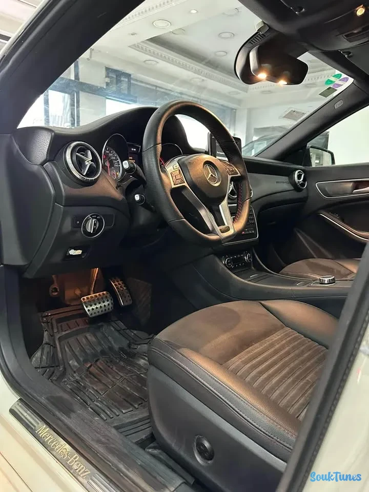 Image 9 de l'annonce Mercedes CLA 200 AMG Package