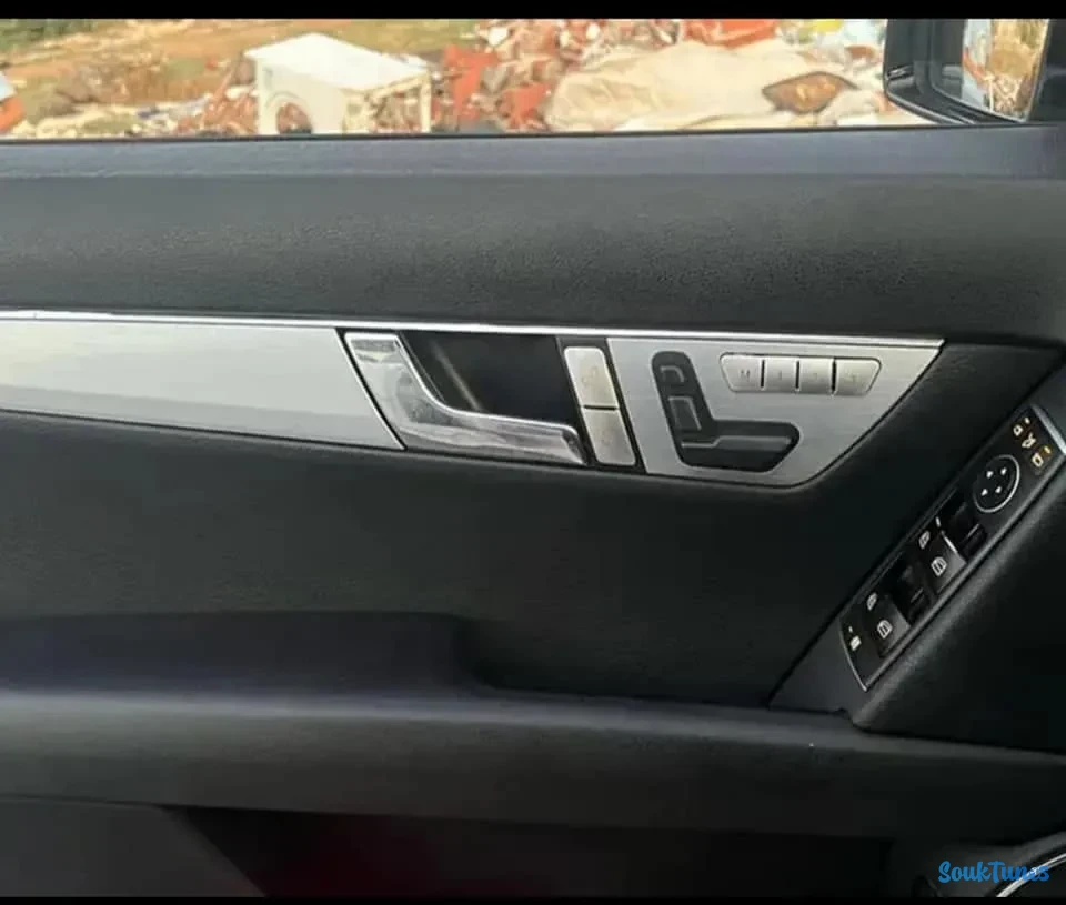 Image 5 de l'annonce Mercedes c180 kit AMG 52000 TND