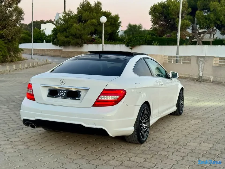 Image 5 de l'annonce Mercedes Classe C Coupé kit AMG