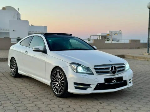 Image principale de l'annonce  Mercedes Classe C Coupé  kit AMG