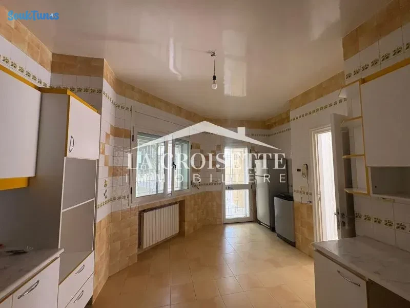 Image 4 de l'annonce Villa s5 avec piscine à La Soukra