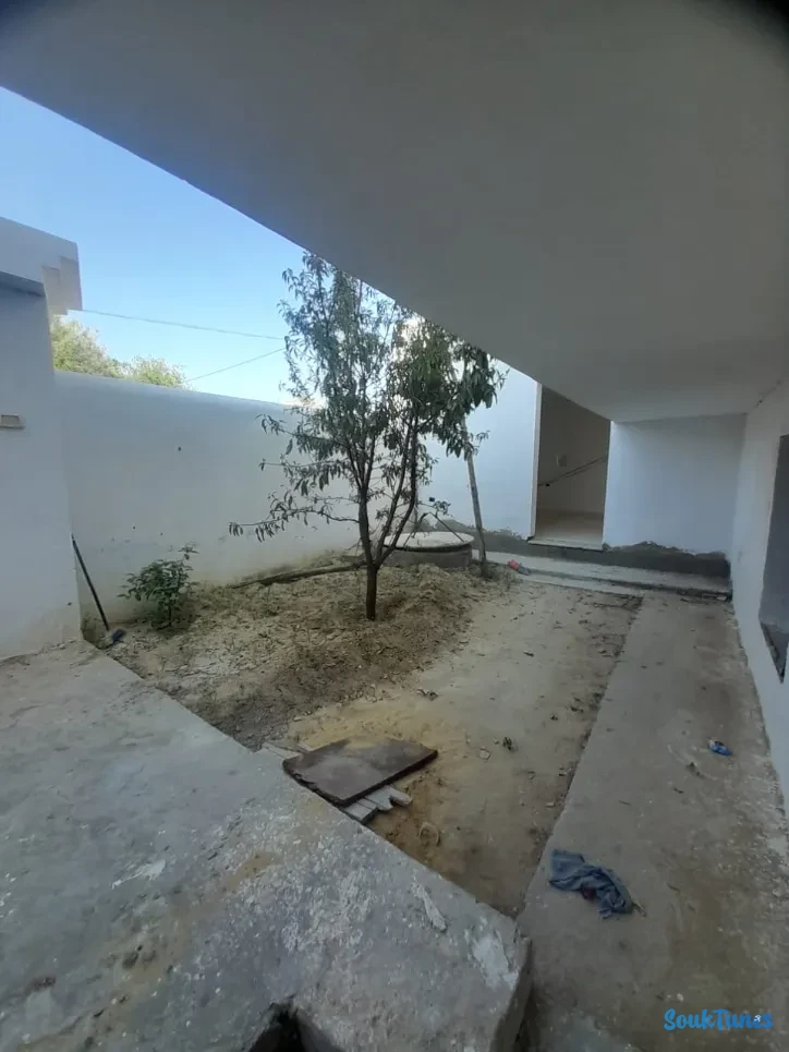 Image 7 de l'annonce منزل  للبيع  في منزل تميم (خلف المستشفى)