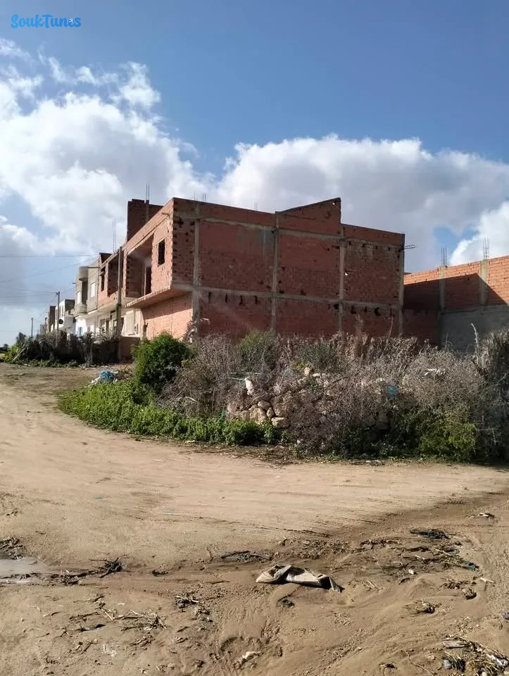 Image 4 de l'annonce  للبيع منزل غير مكتمل في منزل تميم 85000 دت 