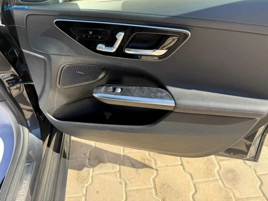 Image 10 de l'annonce Une belle mercedes benz c 200 amg