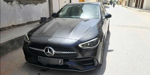 Image principale de l'annonce Une belle mercedes benz c 200 amg