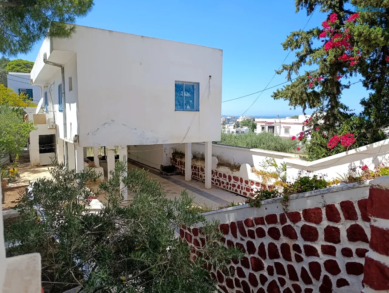 Image 6 de l'annonce Une maison familiale vue sur mer + Un studio