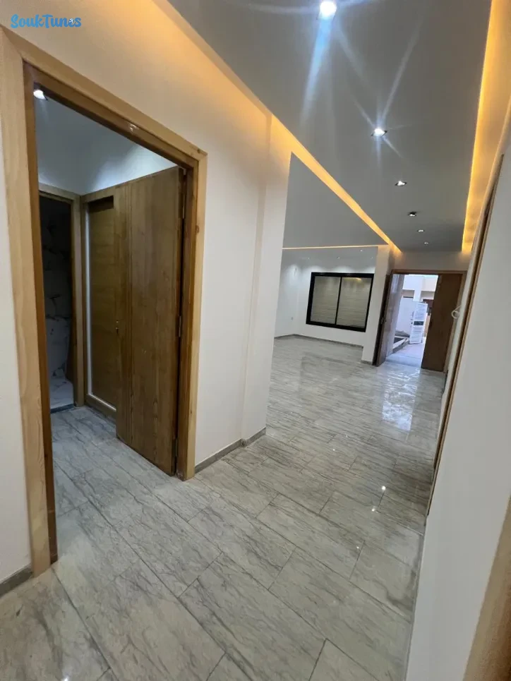 Image 9 de l'annonce Un appartement S+3 avec piscine à la plage