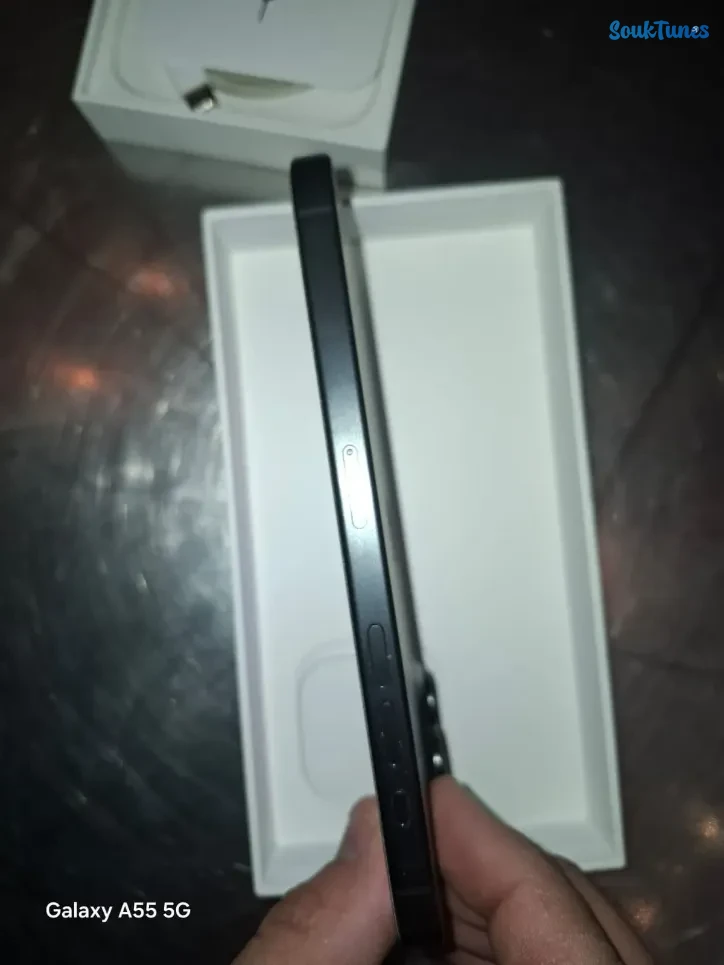 Image 5 de l'annonce iphone 15 pro max 256gb, noir titanium