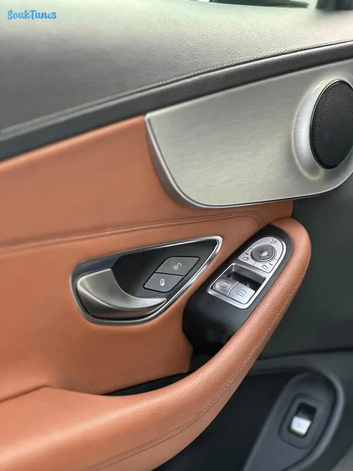 Image 4 de l'annonce  Mercedes C 180 Coupé AMG