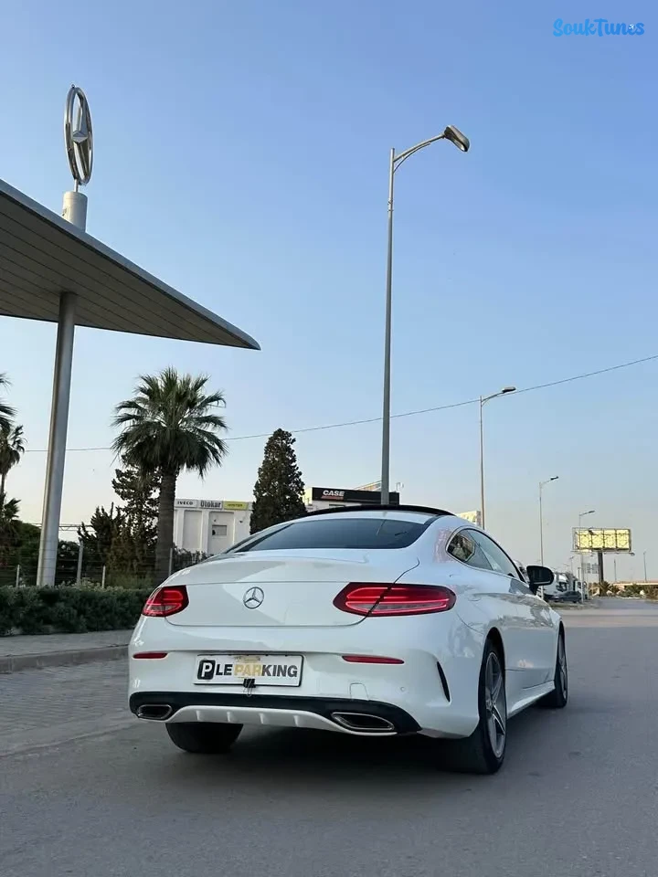 Image 5 de l'annonce  Mercedes C 180 Coupé AMG