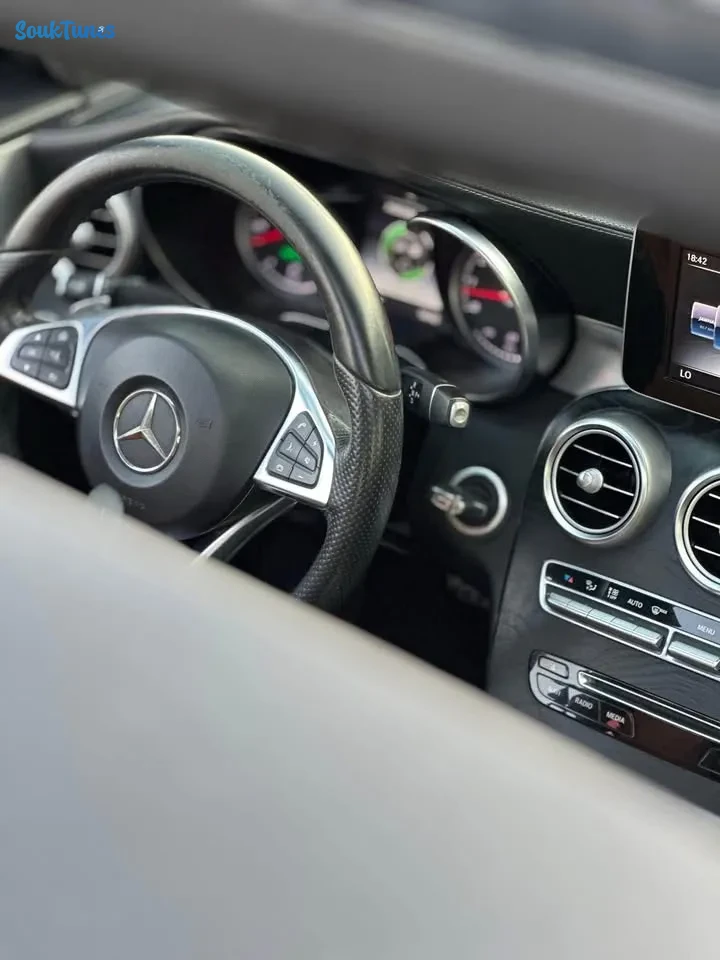 Image 6 de l'annonce  Mercedes C 180 Coupé AMG