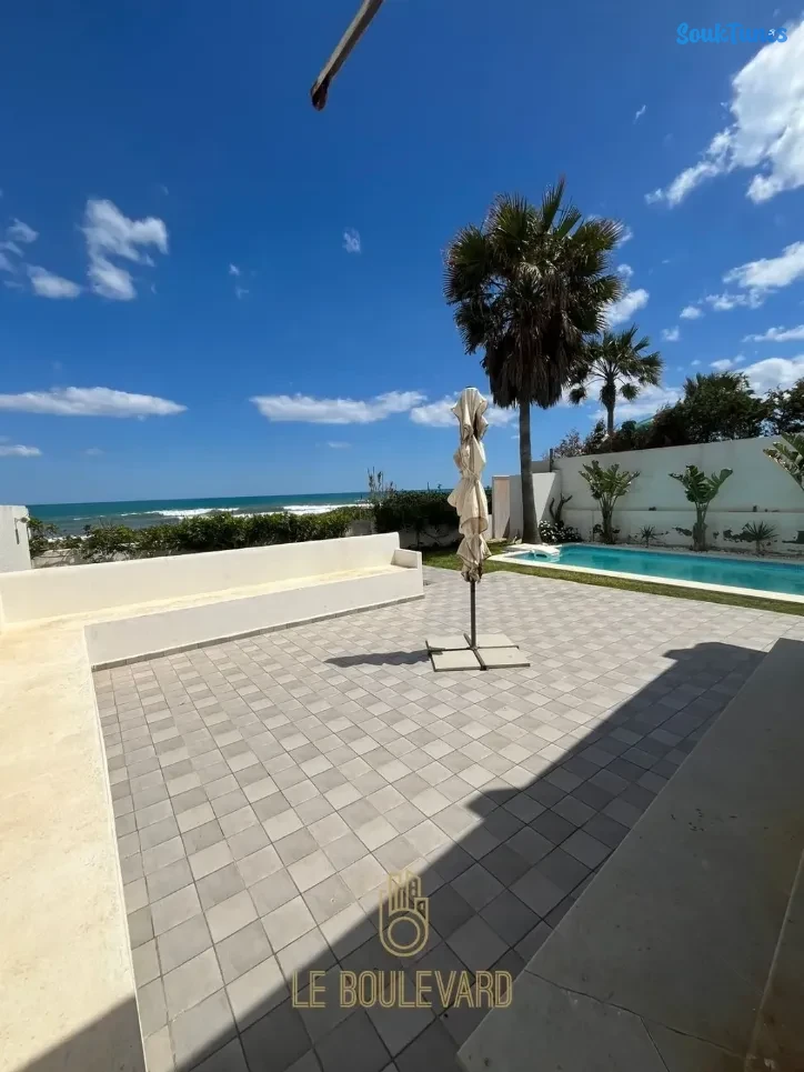 Image 5 de l'annonce Location estivale villa S+3 à Maamoura