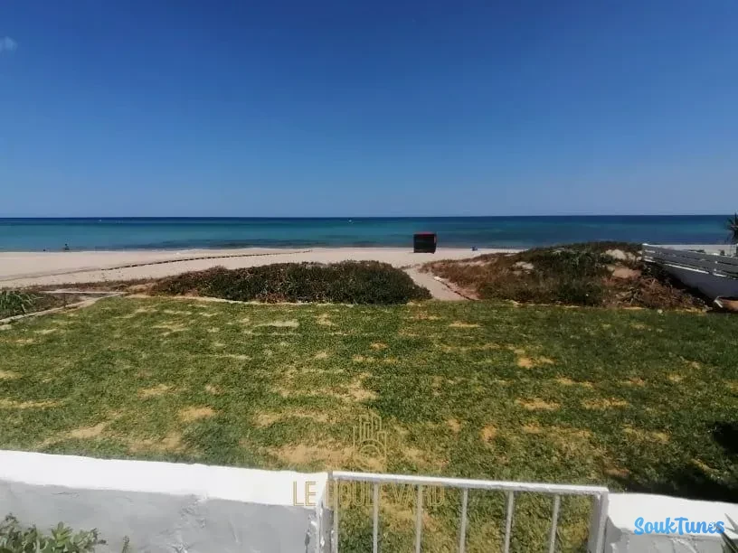 Image 6 de l'annonce Location estivale villa S+3 à Maamoura
