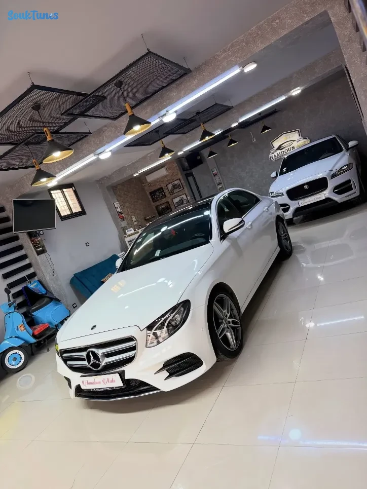 Image 4 de l'annonce  Mercedes E 180 AMG
