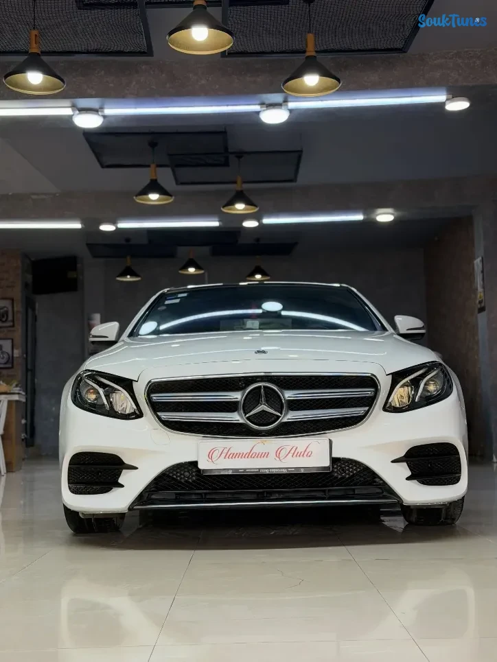 Image 7 de l'annonce  Mercedes E 180 AMG