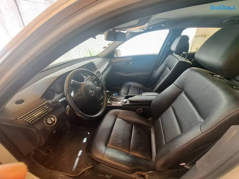 Image 19 de l'annonce MERCEDES E220 CDI 