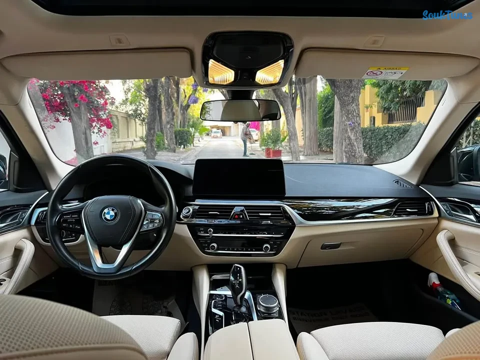 Image 10 de l'annonce BMW 520e luxurY💰 136 000TND