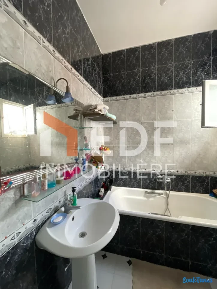 Image 9 de l'annonce Maison en Triplex au centre ville Ras Jebel