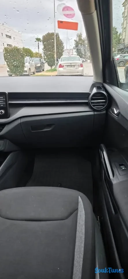 Image 10 de l'annonce Skoda Fabia 1.2 modèle 2022  38 700 TND