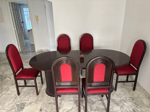 Image principale de l'annonce Salle à manger + 6 chaises - Bon état