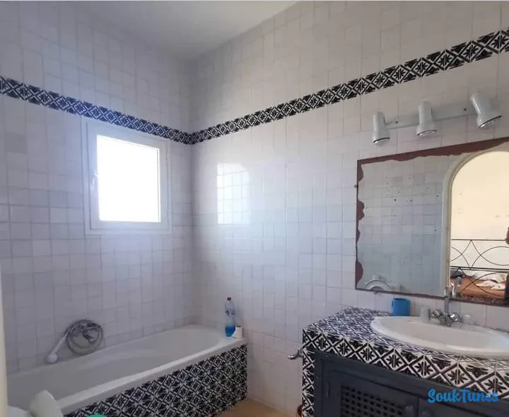 Image 13 de l'annonce Une villa S+4 sur un terrain 1215 m² à Kerkouane