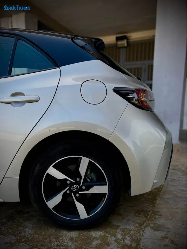 Image 5 de l'annonce Toyota Corolla très propre - 63 000 TND