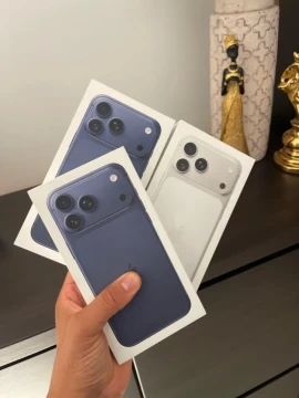 Image principale de l'annonce iphone 17 pro  256G bleu cacheté