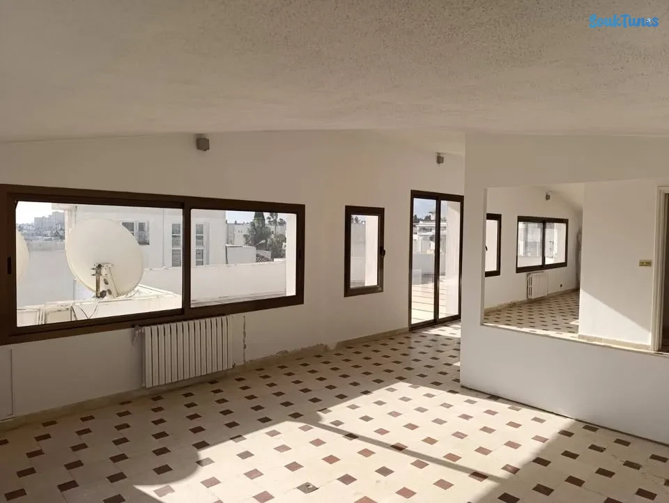 Image 4 de l'annonce Grande villa de standing à Menzah 8