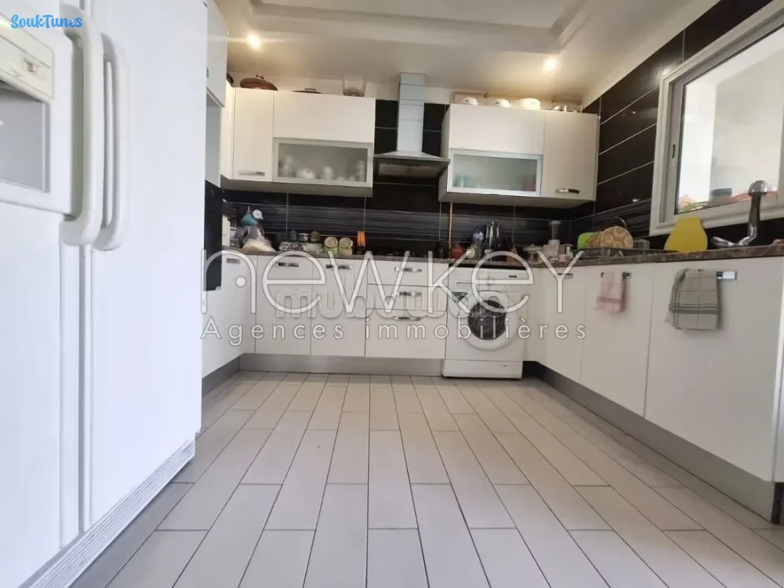 Image 8 de l'annonce Duplex S3 avec piscine à vendre à La Soukra