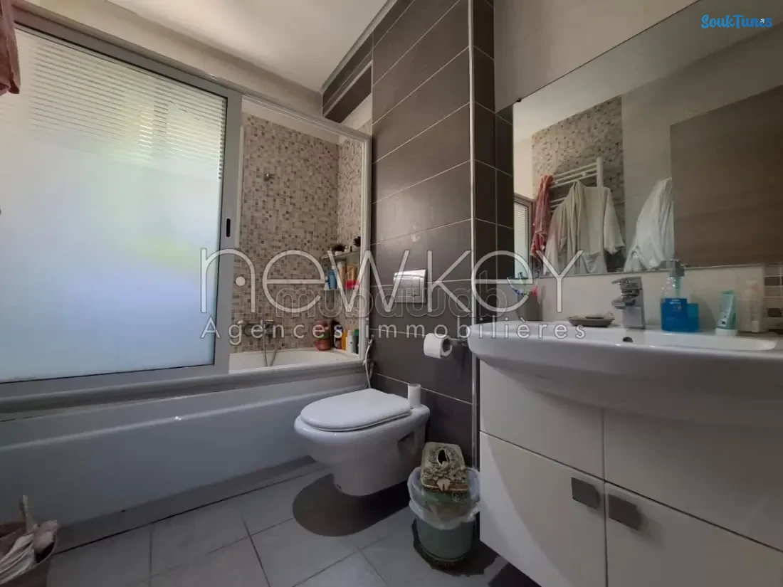Image 13 de l'annonce Duplex S3 avec piscine à vendre à La Soukra