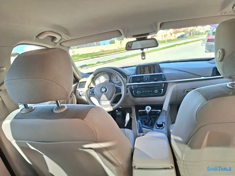 Image 15 de l'annonce BMW 320i 