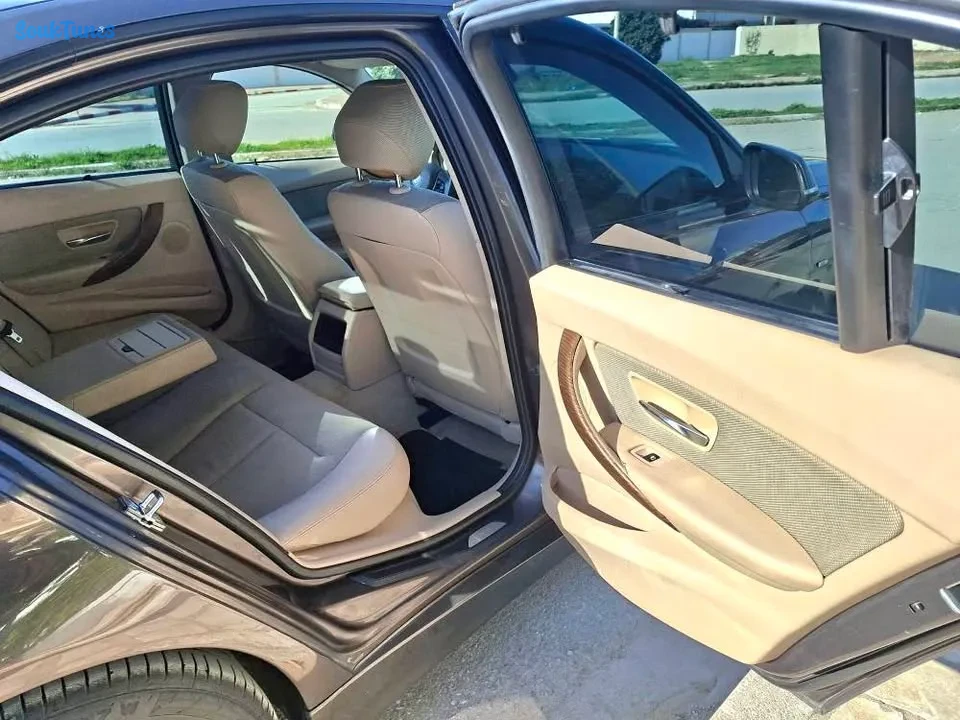 Image 11 de l'annonce BMW 320i 