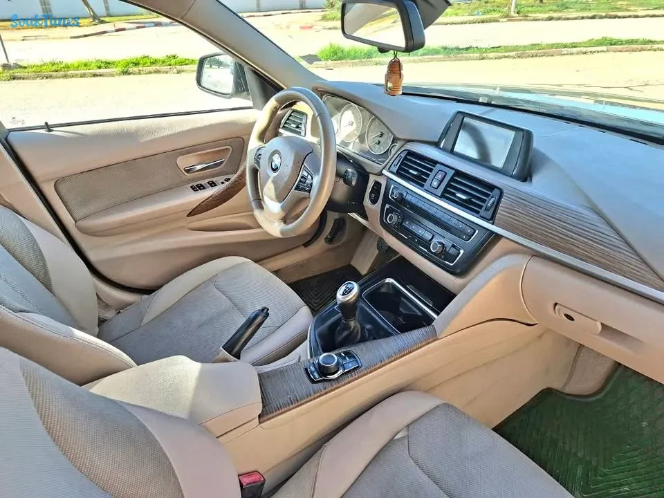 Image 14 de l'annonce BMW 320i 