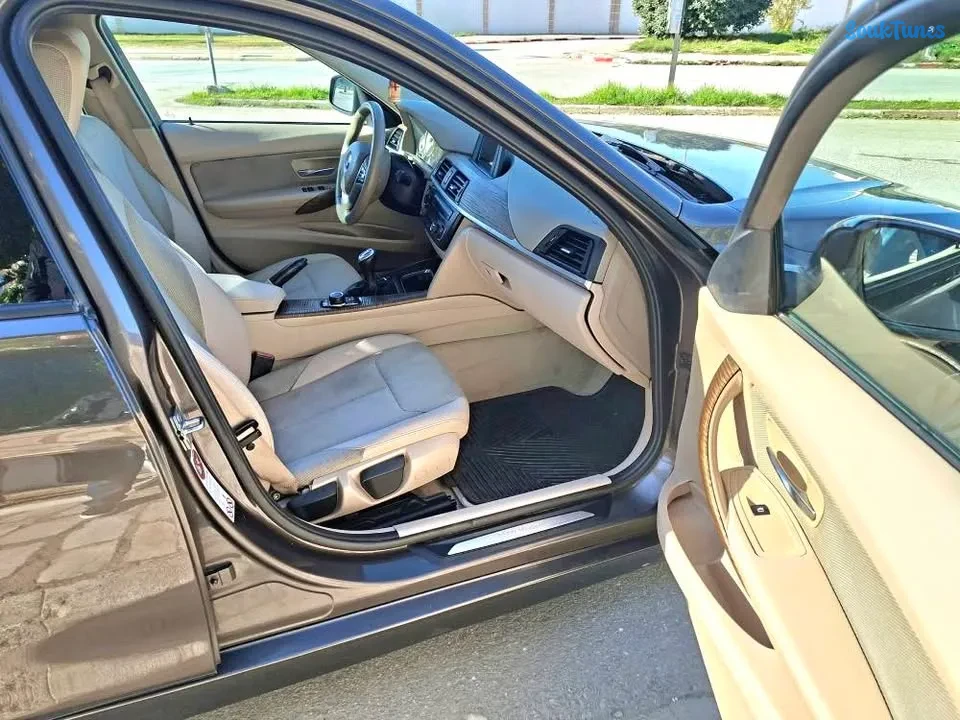Image 12 de l'annonce BMW 320i 