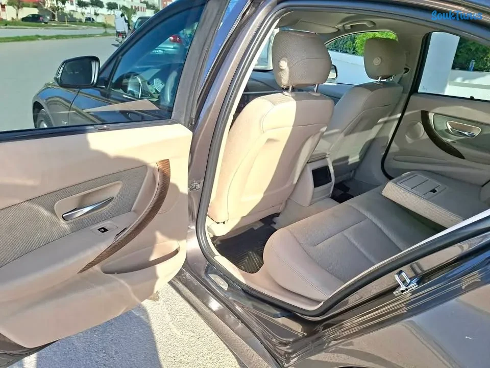 Image 16 de l'annonce BMW 320i 