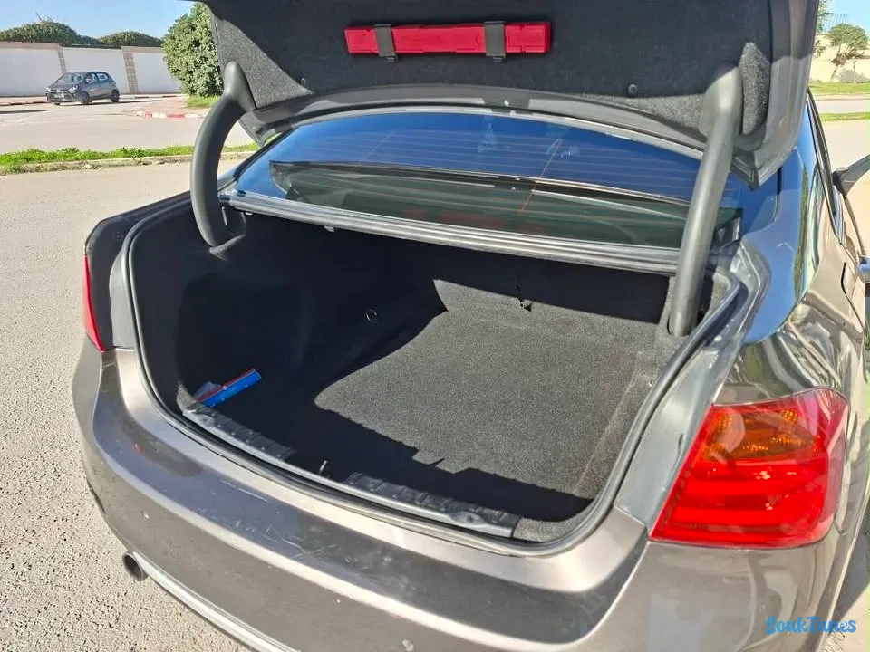 Image 10 de l'annonce BMW 320i 