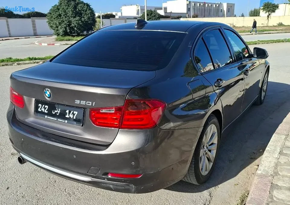 Image 7 de l'annonce BMW 320i 