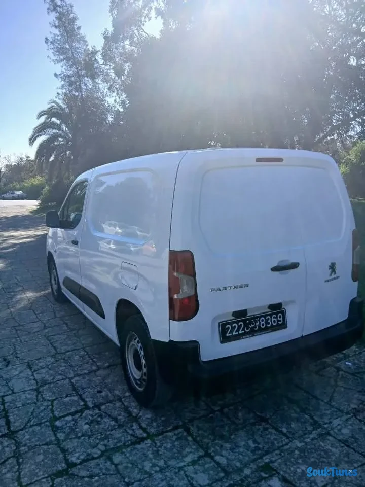 Image 6 de l'annonce Peugeot partner k9 très propre
