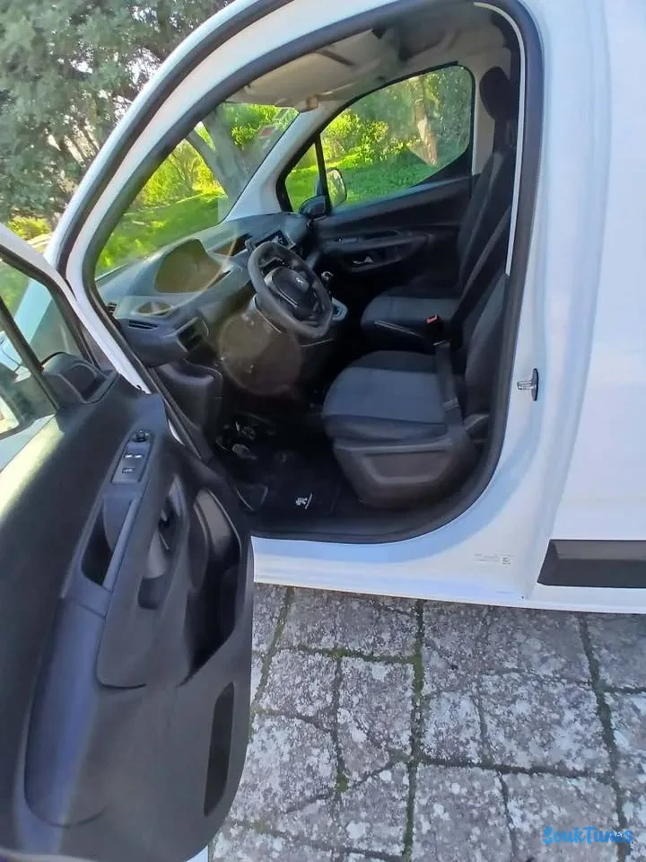Image 15 de l'annonce Peugeot partner k9 très propre