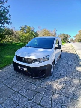 Image principale de l'annonce Peugeot partner k9 très propre