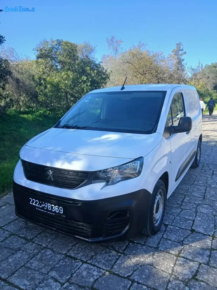Image 18 de l'annonce Peugeot partner k9 très propre