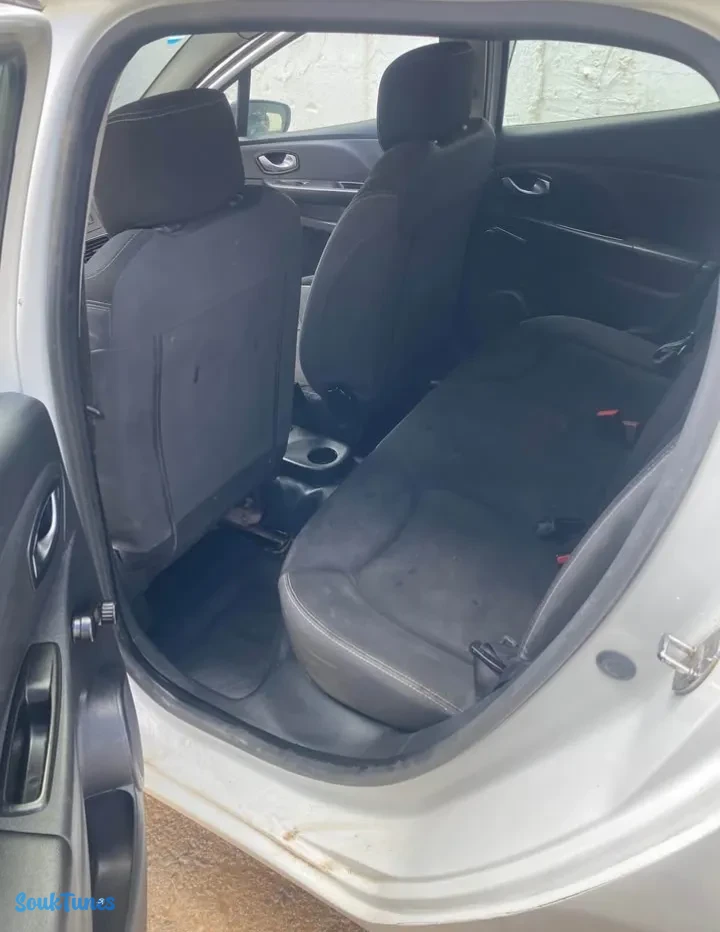 Image 7 de l'annonce Renault Clio Dynamique Blanche, 151k km, Tunis