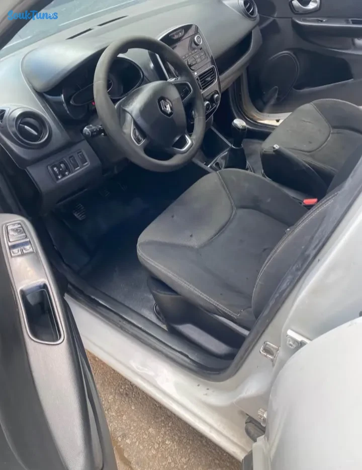 Image 8 de l'annonce Renault Clio Dynamique Blanche, 151k km, Tunis