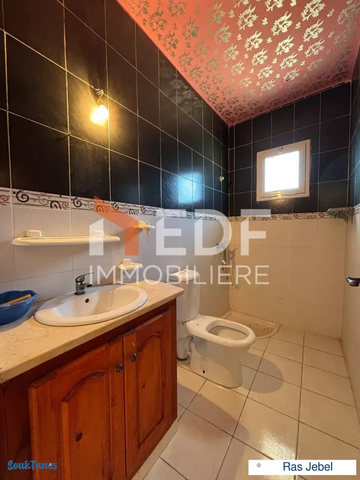 Image 8 de l'annonce À VENDRE – Maison en Triplex à Ras Jebel 
