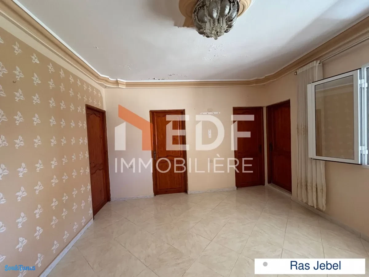 Image 14 de l'annonce À VENDRE – Maison en Triplex à Ras Jebel 