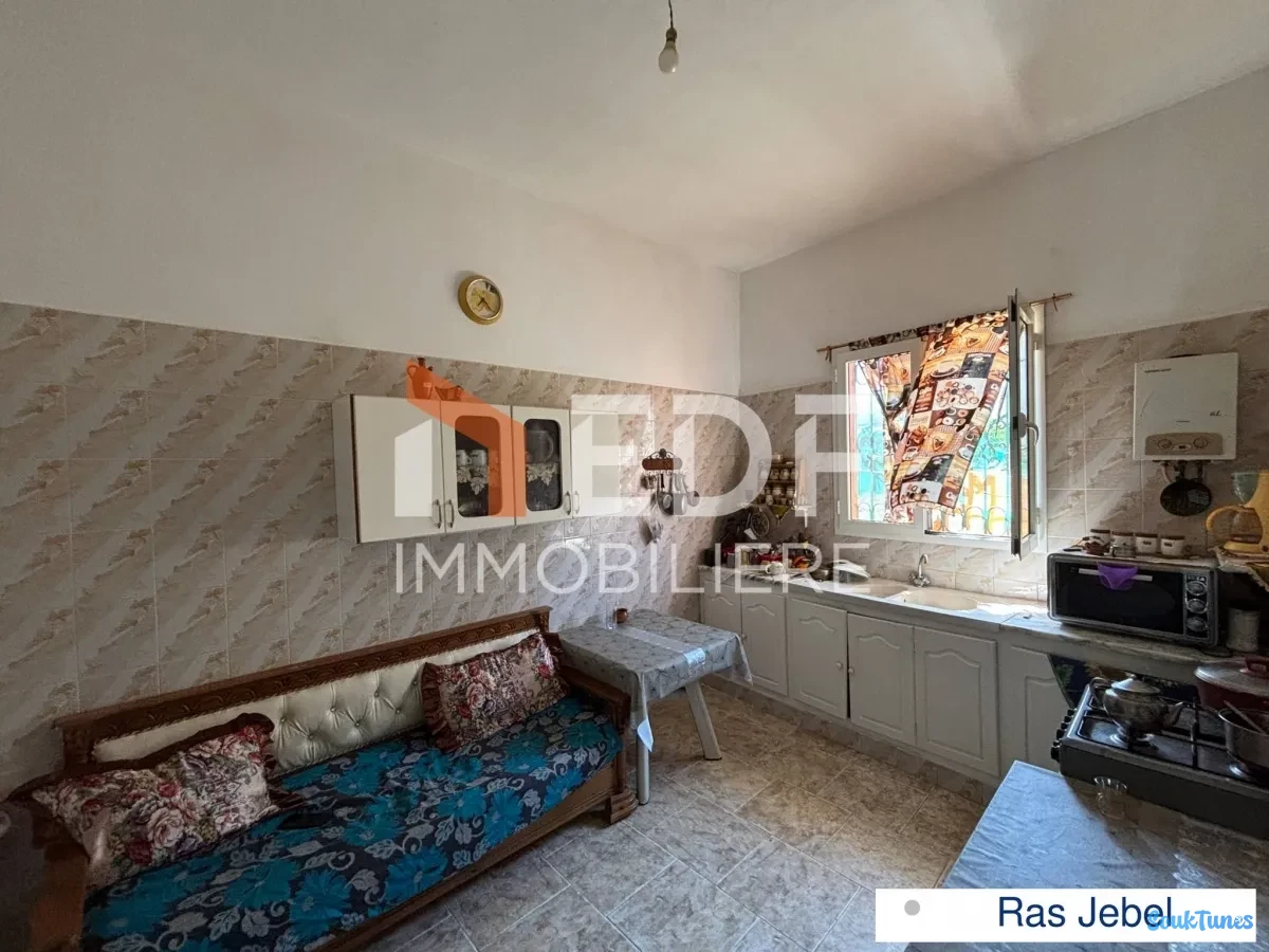 Image 10 de l'annonce À VENDRE – Maison en Triplex à Ras Jebel 