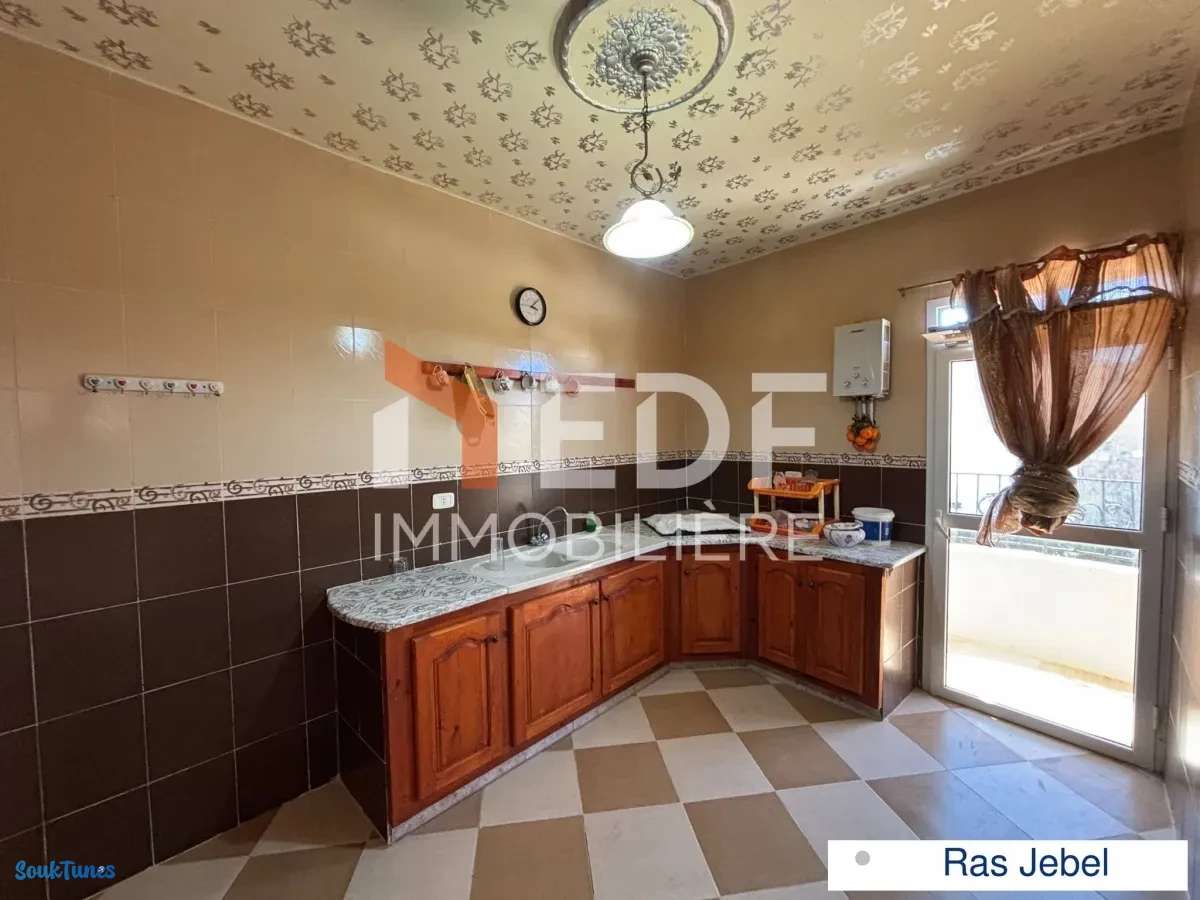 Image 15 de l'annonce À VENDRE – Maison en Triplex à Ras Jebel 