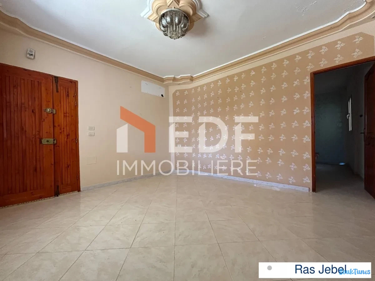Image 13 de l'annonce À VENDRE – Maison en Triplex à Ras Jebel 